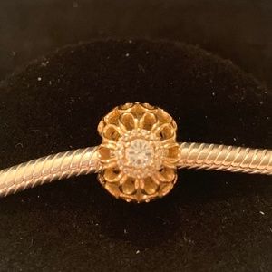 Pandor Daisy Charm—Rose Gold